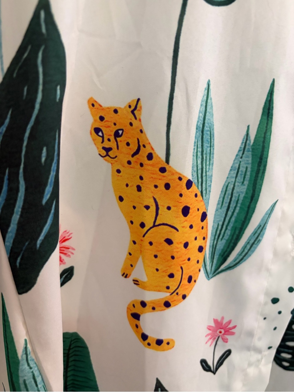 Playful White Button-Front Tunic / Shirt Dress with Leopard & Green Leaf Print - Picture 5 of 8
